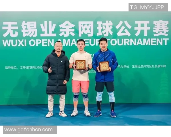 赛后分析:杭州网球队与上海网球队的默契配合与战术探讨 赛后分析:杭州网球队与上海网球队的默契配合与战术探讨