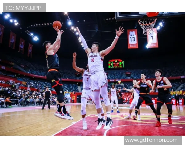 赛后分析:深圳篮球队与北京篮球队技术对决全景回顾 赛后分析:深圳篮球队与北京篮球队技术对决全景回顾