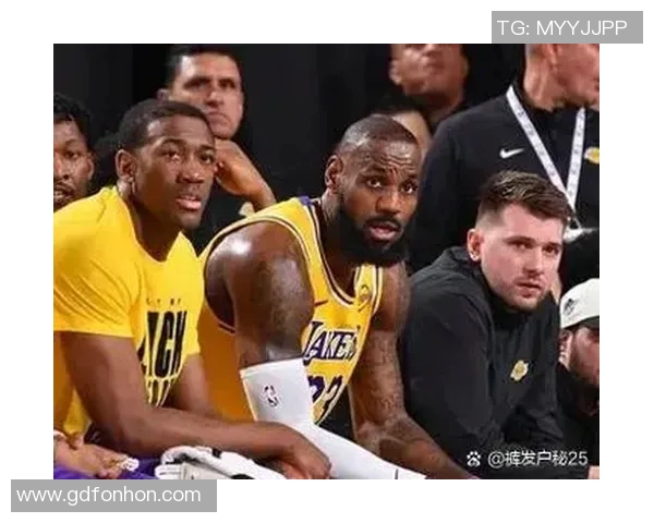 2009年季后赛火箭与湖人激战回顾巅峰对决的经典瞬间与球星表现分析 2009年季后赛火箭与湖人激战回顾巅峰对决的经典瞬间与球星表现分析