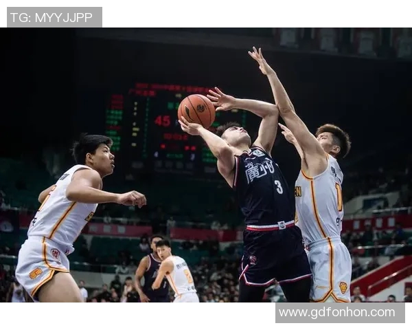 CBA联赛精彩对决新疆队迎战广州队直播盛况全程回顾