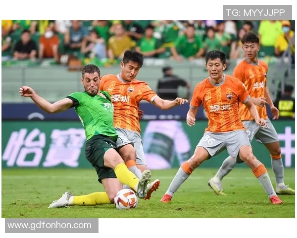 北京中赫国安迎战深圳队全力争胜展现球队实力与斗志