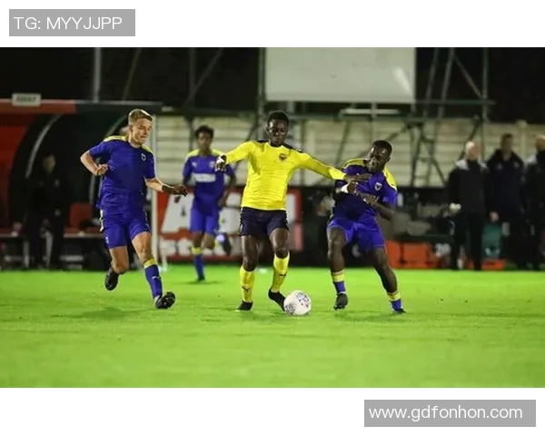 牛津联与温布尔登的激烈对决谁能在这场较量中胜出 牛津联与温布尔登的激烈对决谁能在这场较量中胜出