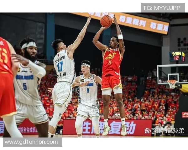 2017年CBA季后赛北京队与上海队激战正酣精彩瞬间回顾与分析 2017年CBA季后赛北京队与上海队激战正酣精彩瞬间回顾与分析