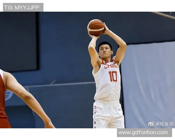 周鹏：从篮球场上的拼搏到人生舞台的精彩转身