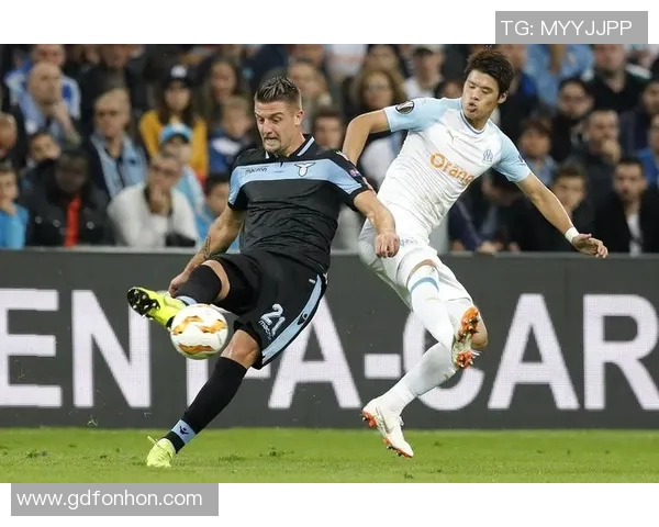 多姆扎莱迎战马赛展现欧洲足球激情与实力对决