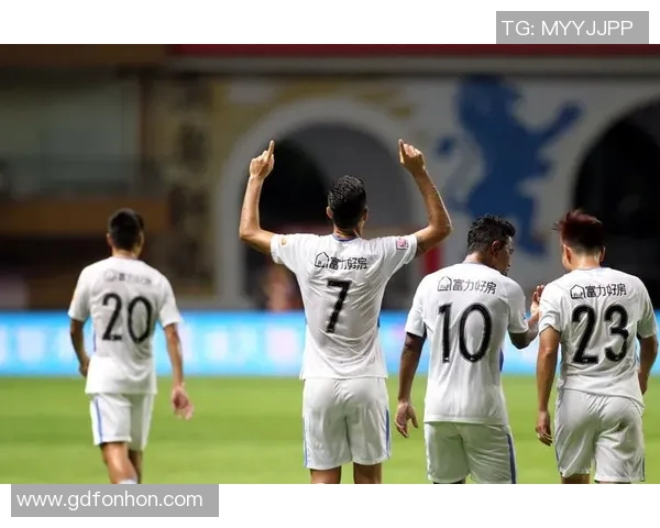 泰达与广州富力激战正酣精彩直播全程回顾与赛后分析 泰达与广州富力激战正酣精彩直播全程回顾与赛后分析