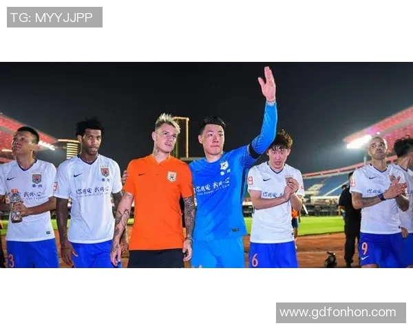 福冈新锐迎战群马雷争夺胜利展现球队实力与斗志 福冈新锐迎战群马雷争夺胜利展现球队实力与斗志