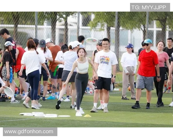 飞盘热潮席卷深圳：飞盘队如何实现速度与技巧的双重飞跃MBA