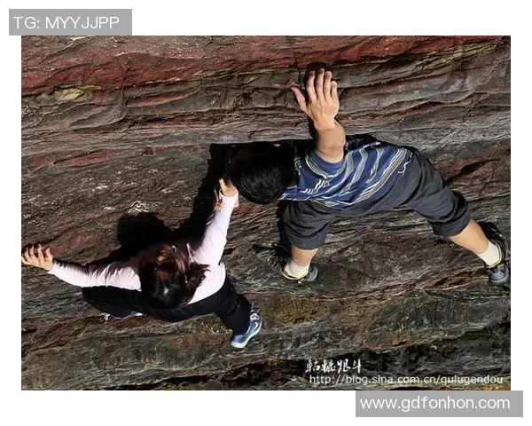 深圳攀岩队的包夹战术解析与攀岩热点的深度剖析